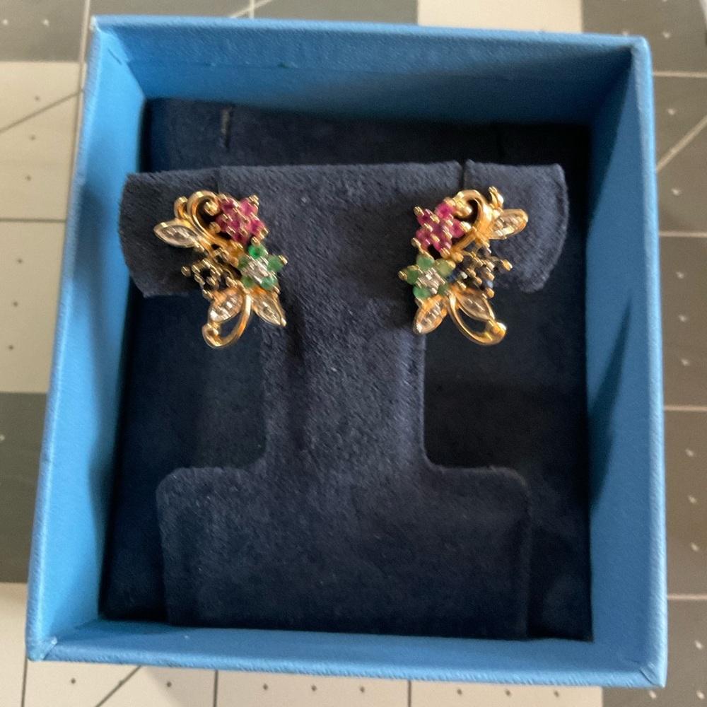 NEW with tags. Earrings gold plated on .925 sterling silver. shown in picture.